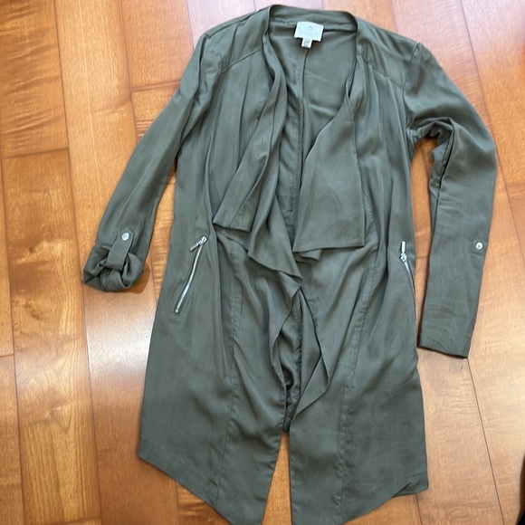 3 coats - Picture 4 of 7